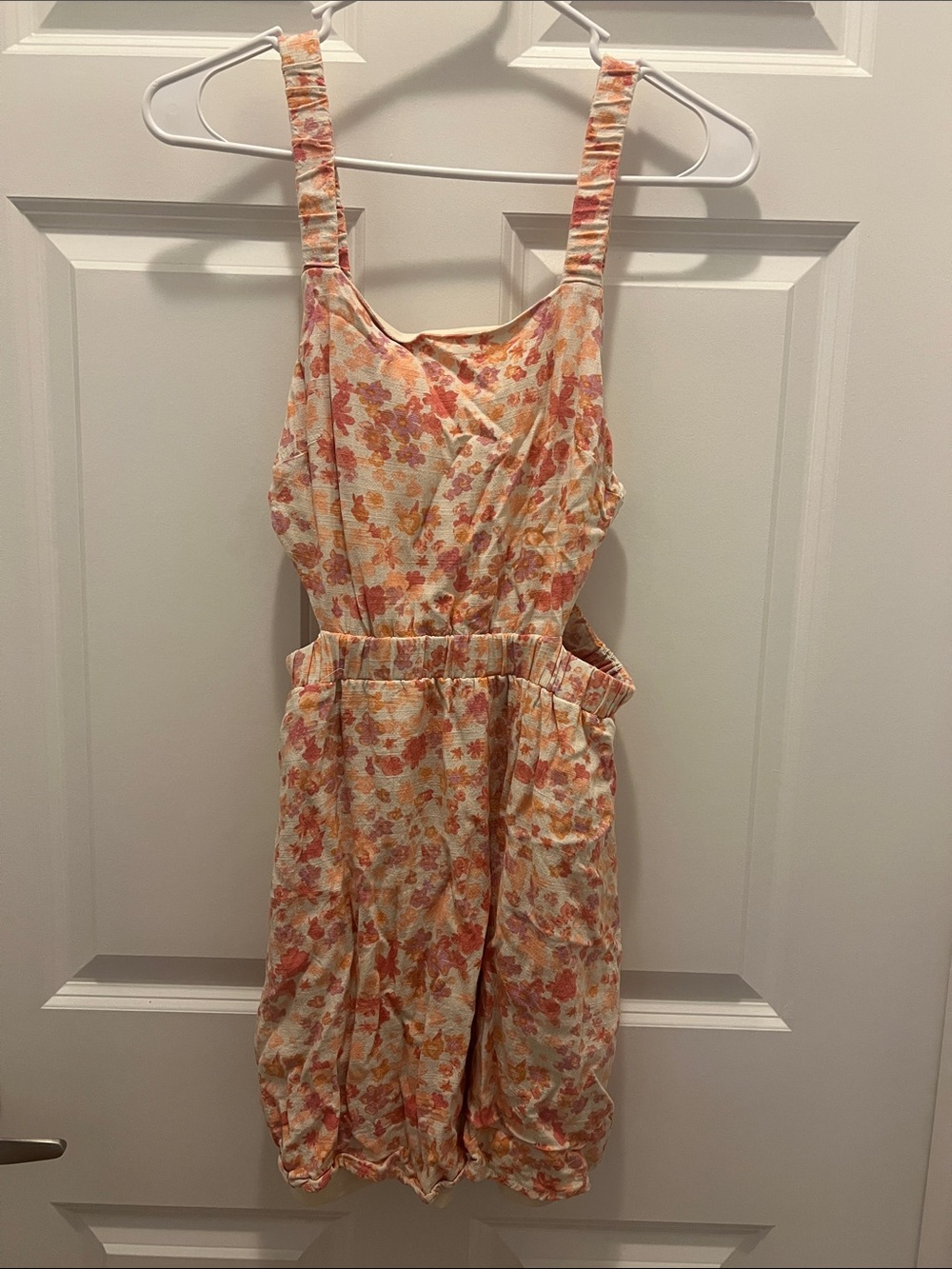 Stitch & Pine Floral Romper in Peach and Cream